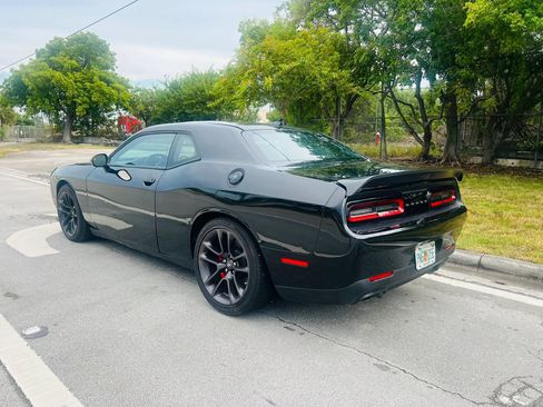 Used 2022 Dodge Challenger R/T Scat Pack RWD image 4