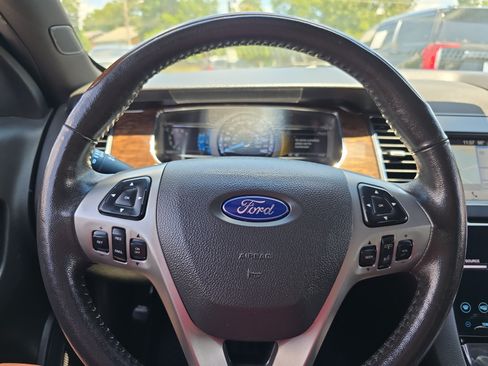 Used 2017 Ford Taurus Limited FWD image 18