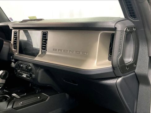 Used 2025 Ford Bronco Outer Banks image 13