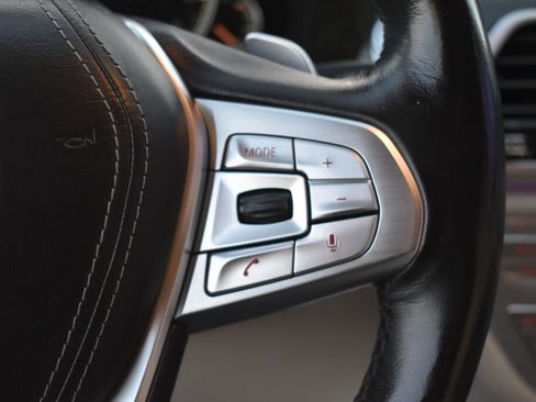 Used 2017 BMW 740i image 20