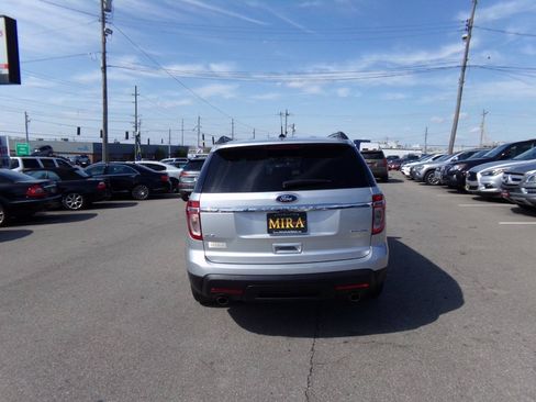 Used 2013 Ford Explorer XLT FWD image 4