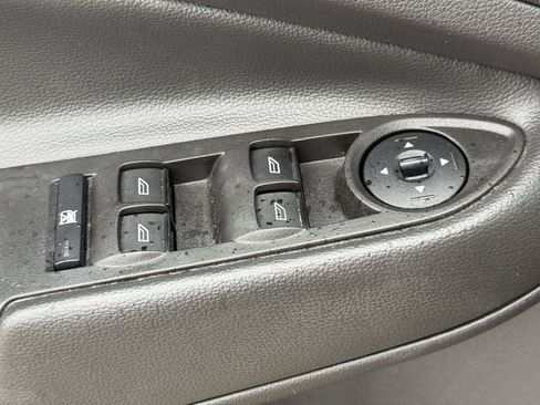 Used 2017 Ford Escape SE FWD image 27