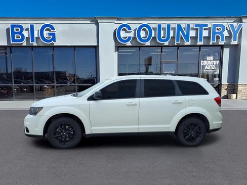 Used 2019 Dodge Journey SE w/ Blacktop Package FWD image 2