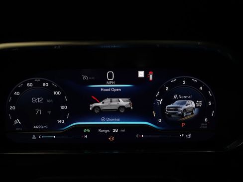 Certified 2022 Chevrolet Tahoe RST w/ Luxury Package image 2