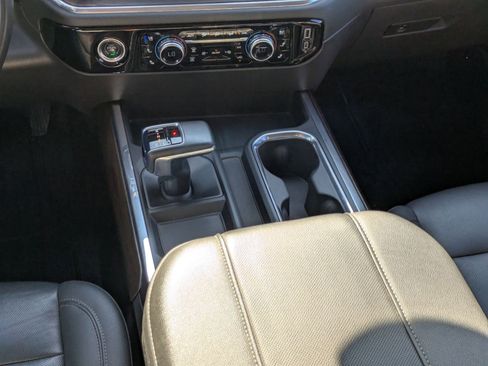 Used 2023 GMC Sierra 1500 SLT image 20