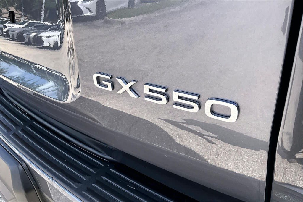 Used 2025 Lexus GX 550 w/ Cold Area Package AWD/4WD image 9