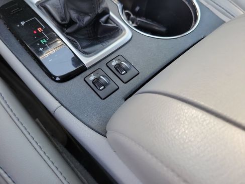 Used 2019 Toyota Highlander XLE AWD/4WD image 30