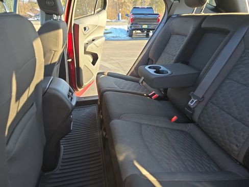 Used 2018 Chevrolet Equinox LT image 16