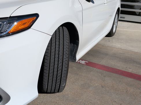 Used 2022 Toyota Camry LE image 12