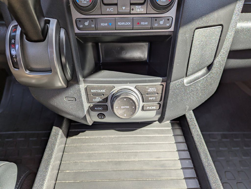 Used 2015 Honda Pilot Touring image 26