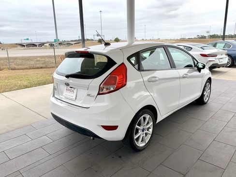 Used 2019 Ford Fiesta SE w/ Equipment Group 201A image 5