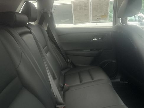 Used 2026 Nissan Rogue SL FWD image 9