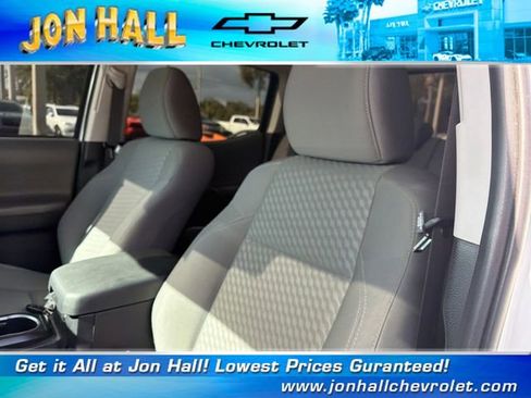 Used 2021 Toyota Tacoma SR AWD/4WD image 5