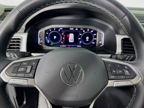 Used 2023 Volkswagen Atlas SEL image 16