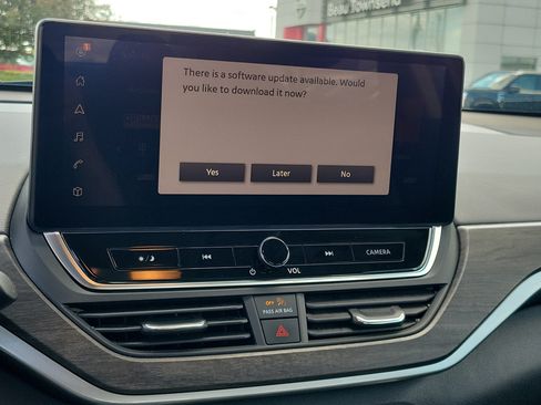 Used 2023 Nissan Altima 2.5 SV w/ SV Premium Package FWD image 26