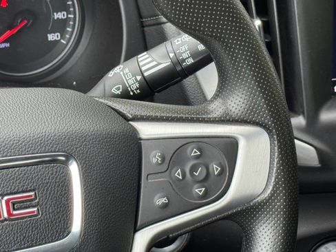 Used 2024 GMC Terrain SLE AWD/4WD image 21