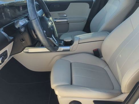 Used 2022 Mercedes-Benz GLB 250 GLB 250 image 11