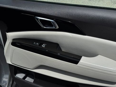 Used 2022 Kia Carnival SX FWD image 24