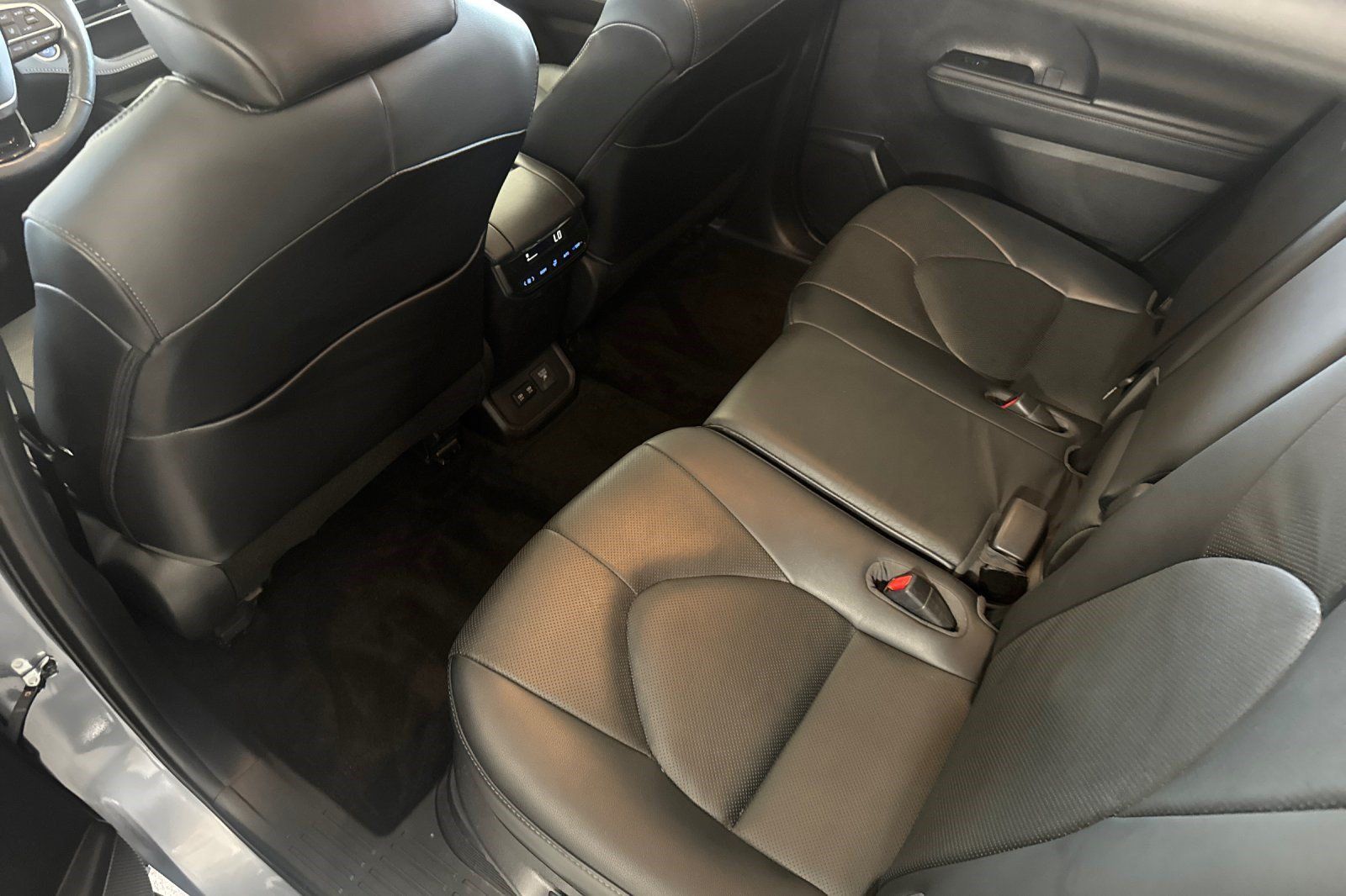 Used 2021 Toyota Highlander Limited AWD/4WD image 28
