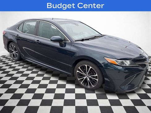 Used 2018 Toyota Camry SE w/ Moonroof Package FWD image 30
