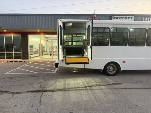 Used 2021 Ford F550 2WD Regular Cab Super Duty image 16