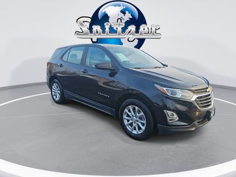 Used 2020 Chevrolet Equinox LS image 2