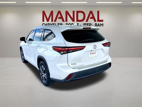 Used 2020 Toyota Highlander XLE FWD image 8