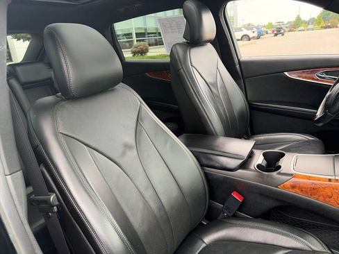 Used 2017 Lincoln MKX Reserve AWD/4WD image 12