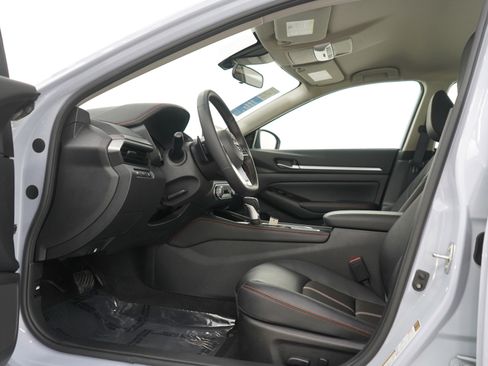Used 2025 Nissan Altima 2.5 SR image 21