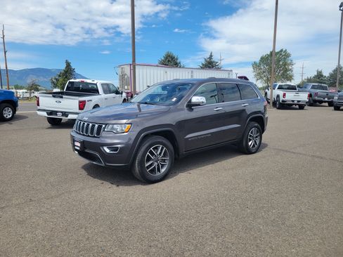 Used 2020 Jeep Grand Cherokee Limited w/ Luxury Group II AWD/4WD image 3