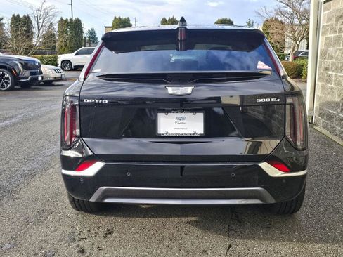 New 2026 Cadillac Optiq Luxury 2 image 7