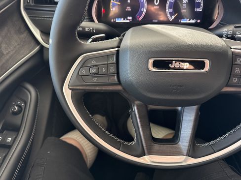 New 2026 Jeep Grand Cherokee Altitude RWD image 19