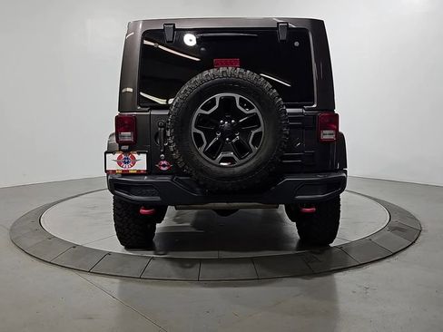 Used 2017 Jeep Wrangler Unlimited Rubicon AWD/4WD image 4