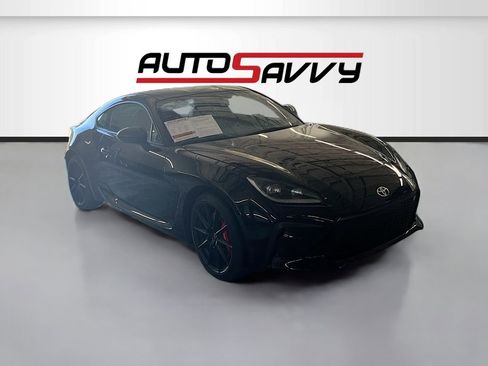 Used 2025 Toyota GR86 Premium w/ Performance Package RWD image 1