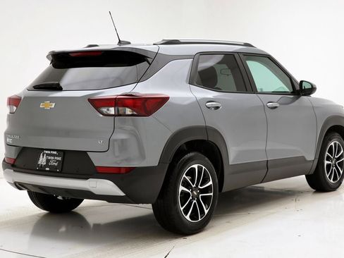 Used 2025 Chevrolet TrailBlazer LT w/ LT Cold Weather Package image 9