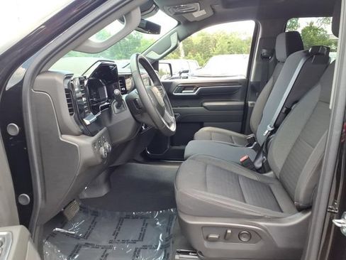 Used 2024 Chevrolet Silverado 1500 LT AWD/4WD image 12
