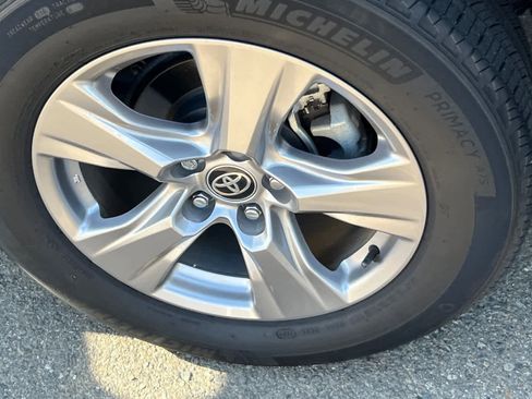 Used 2023 Toyota RAV4 XLE w/ Convenience Package image 22