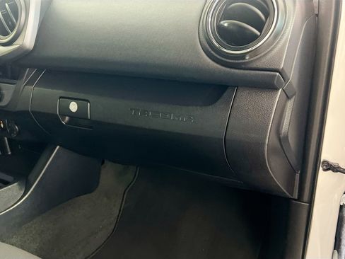 Used 2017 Toyota Tacoma TRD Sport image 35