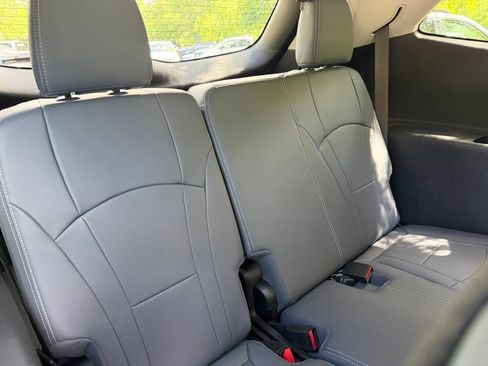 Used 2021 Buick Enclave Essence w/ Sound and Sites Package FWD image 9