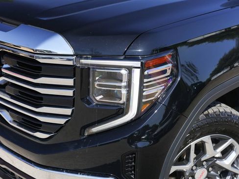 Used 2024 GMC Sierra 1500 SLT AWD/4WD image 3