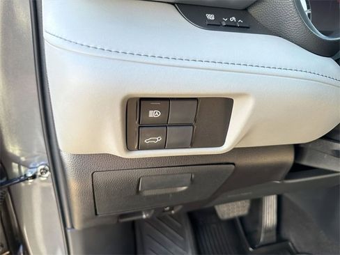 Certified 2023 Toyota Highlander LE image 11