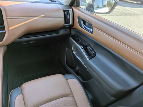 Used 2024 Nissan Pathfinder Platinum w/ Cargo Package image 17