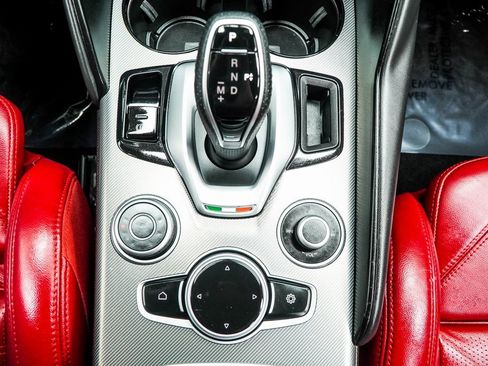 Used 2022 Alfa Romeo Giulia Veloce image 20