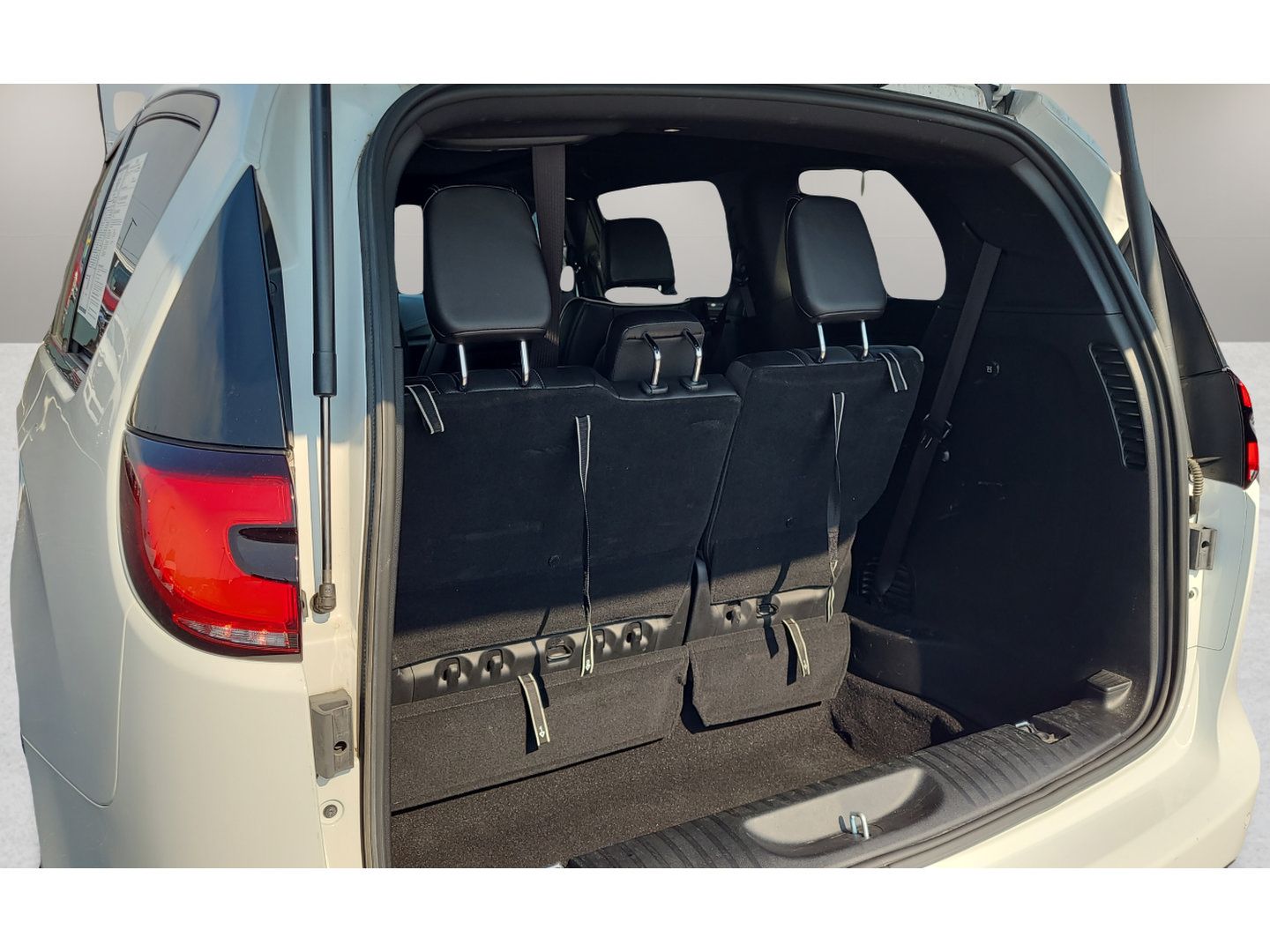 Used 2025 Chrysler Pacifica Limited FWD image 34