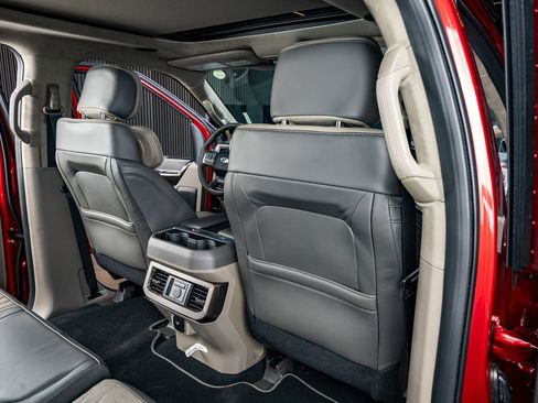 Used 2026 Ford F250 Platinum w/ Platinum Plus Package image 31