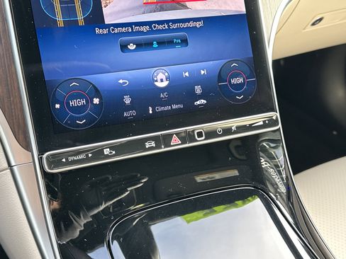 Certified 2025 Mercedes-Benz C 300 4MATIC Sedan image 23