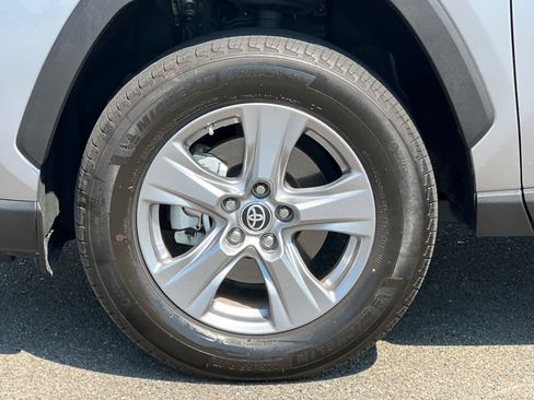 Certified 2022 Toyota RAV4 LE AWD/4WD image 30