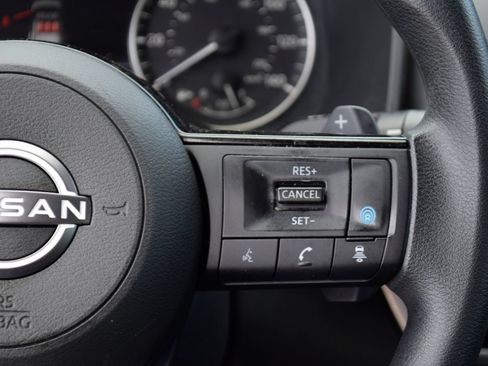 Used 2023 Nissan Rogue SV FWD image 7