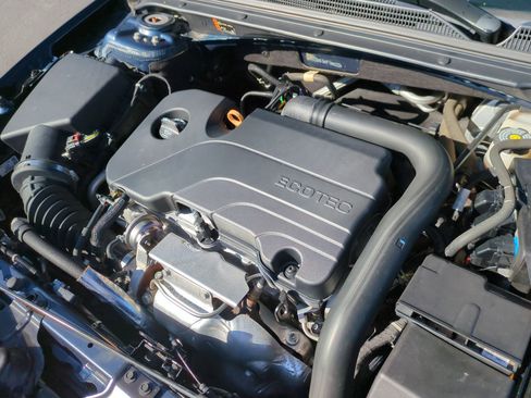 Used 2019 Chevrolet Malibu LT w/ Driver Confidence Package II image 31