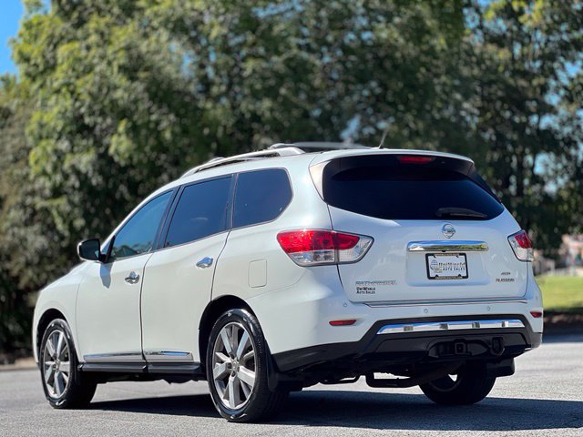 Used 2015 Nissan Pathfinder Platinum w/ Family Entertainment Package FWD image 7